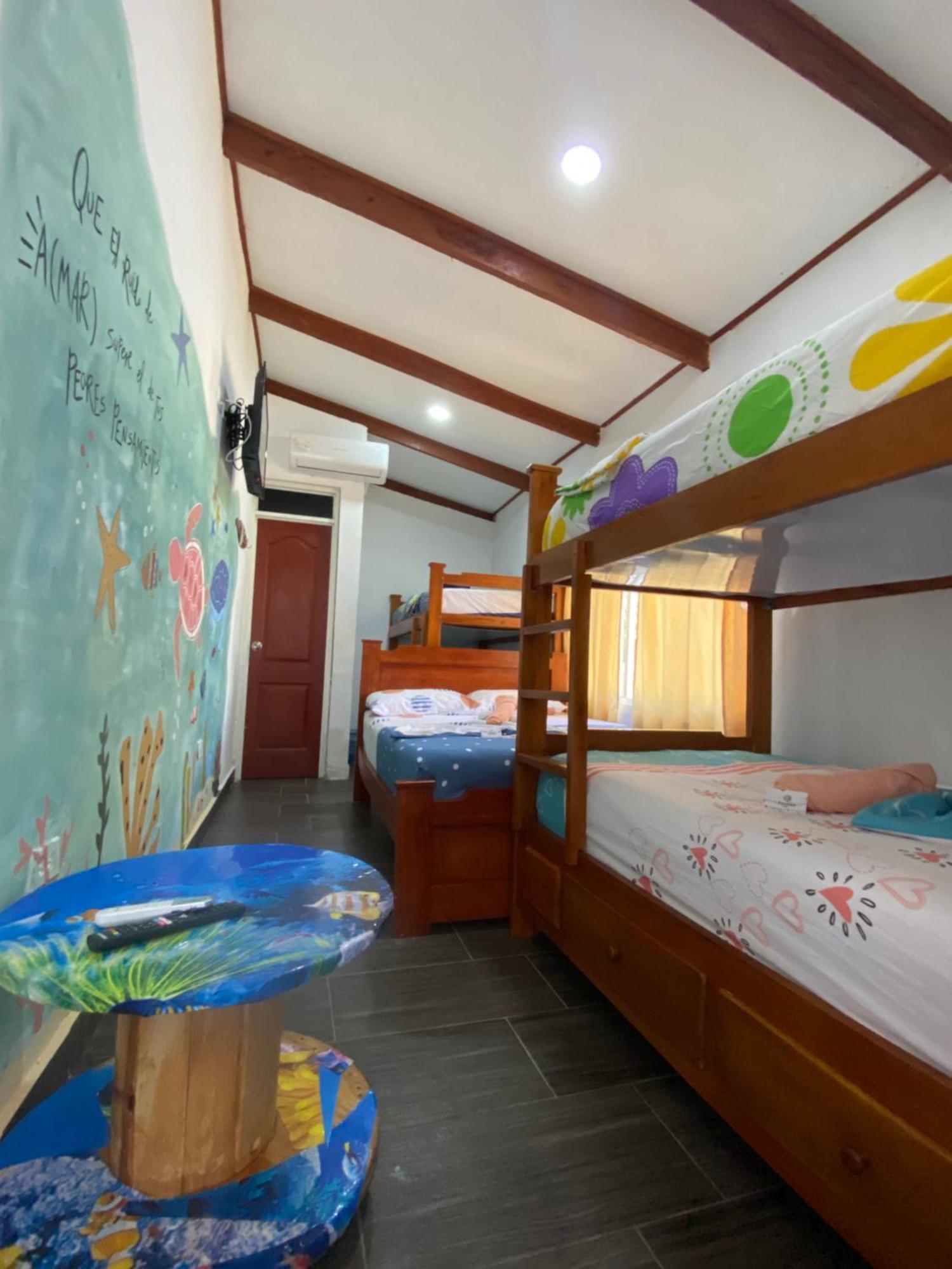 Acuarios Hostal Playa Ladrilleros Kültér fotó