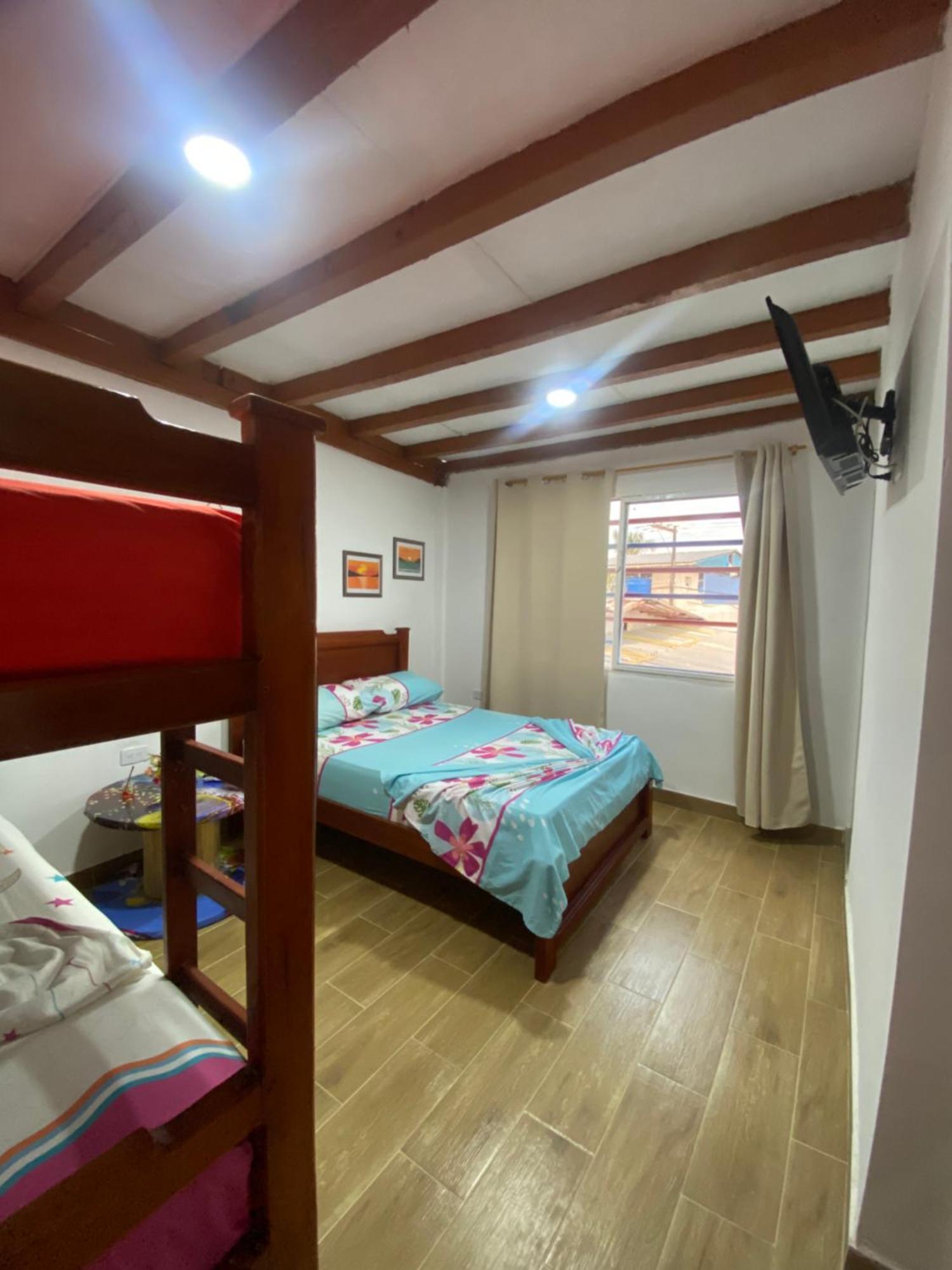 Acuarios Hostal Playa Ladrilleros Kültér fotó